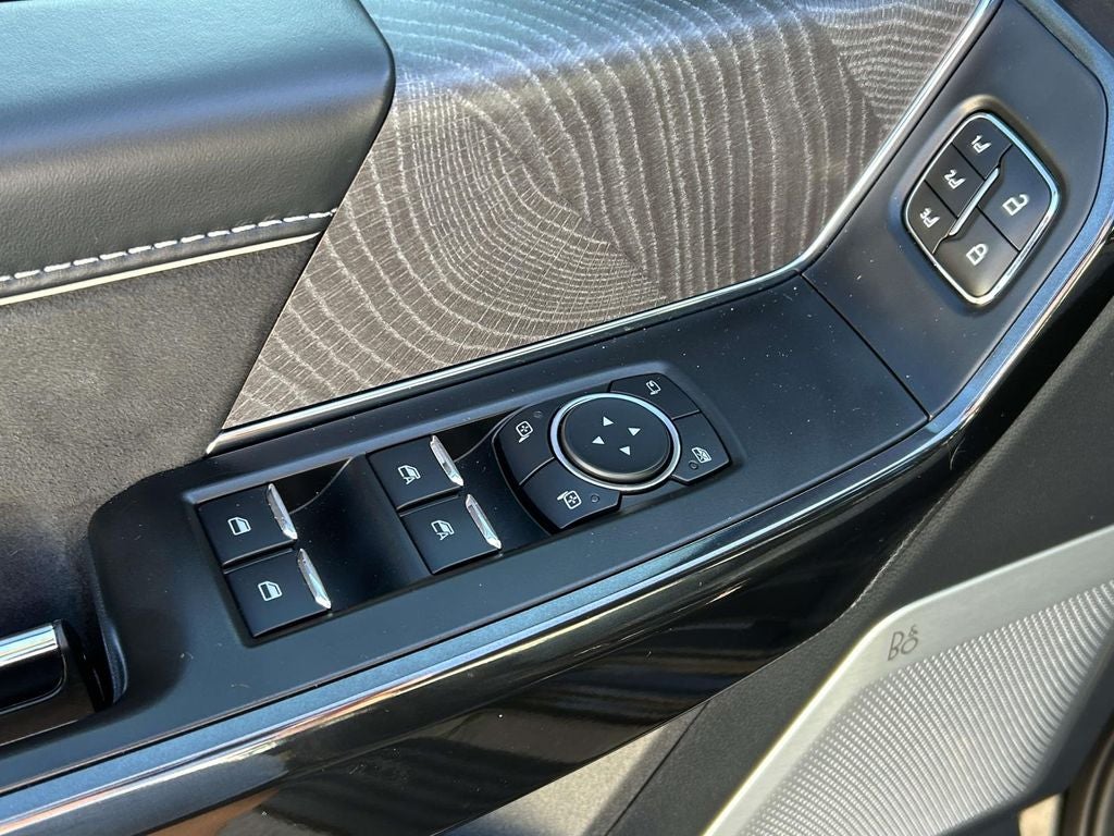 2023 Ford F-150 Lightning Platinum