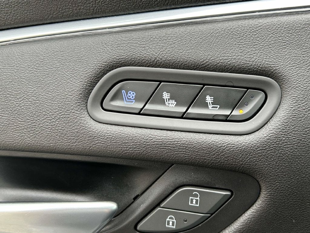 2022 Cadillac Escalade ESV Premium