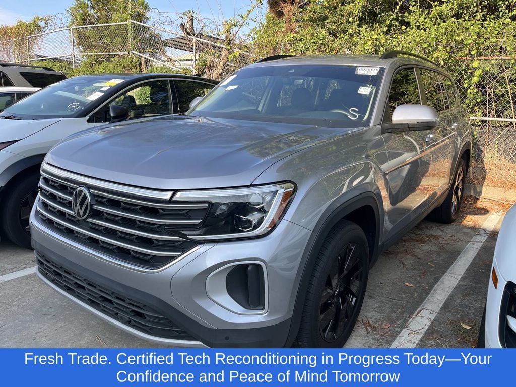 2025 Volkswagen Atlas 2.0T SE w/Technology