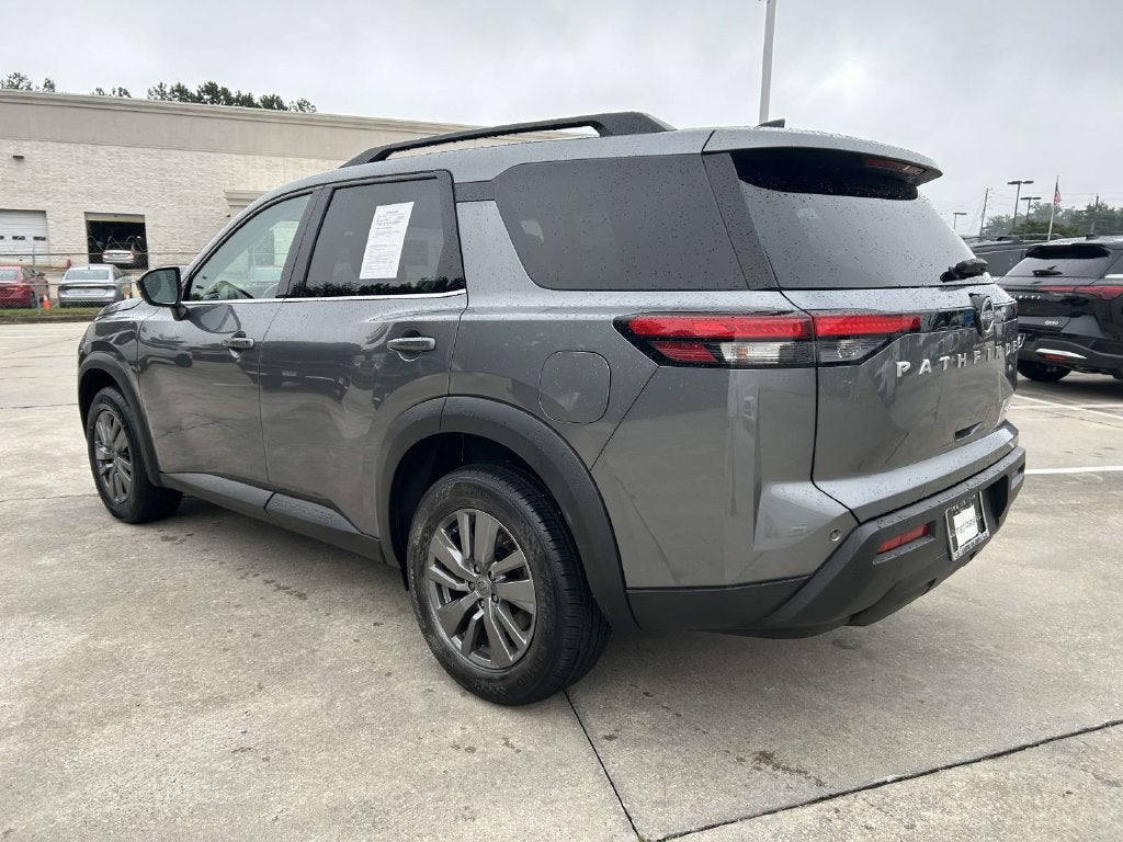 2025 Nissan Pathfinder SV