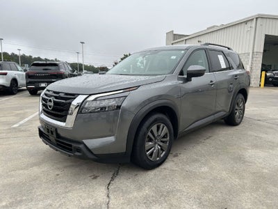 2025 Nissan Pathfinder SV