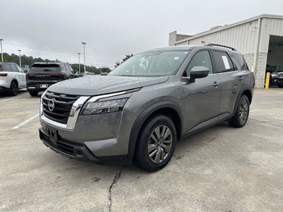 2025 Nissan Pathfinder SV