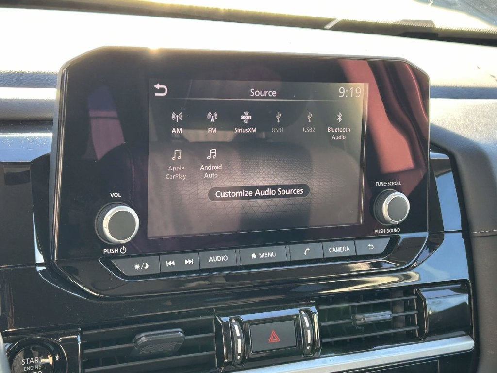 2025 Nissan Pathfinder SV