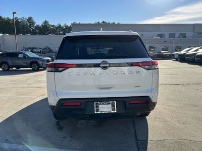 2025 Nissan Pathfinder SV