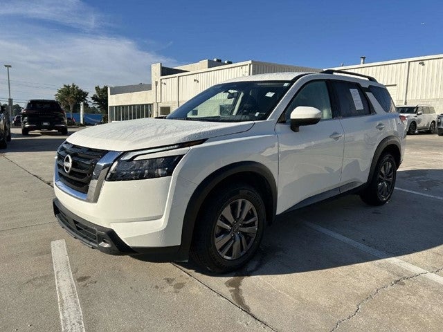 2025 Nissan Pathfinder SV