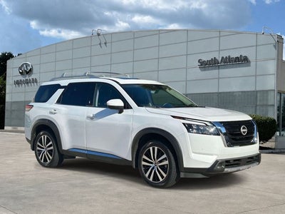 2025 Nissan Pathfinder Platinum