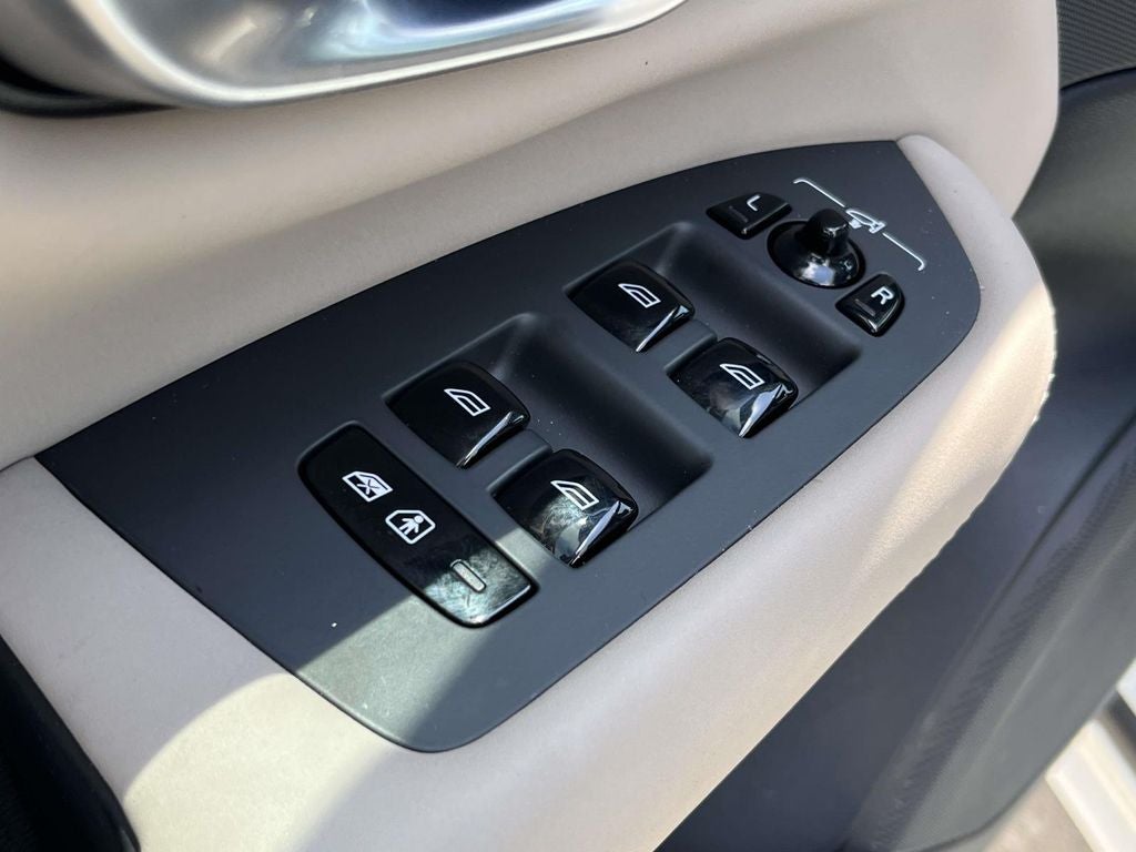 2025 Volvo XC90 B6 Plus 7-Seater 2025.5