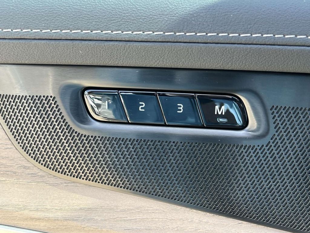 2025 Volvo XC90 B6 Plus 7-Seater 2025.5